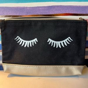 Travel makeup bag